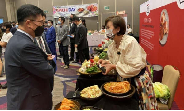지난 2021년 미국 캘리포니아주 '김치의 날' 결의안 처리를 기념해 김치 홍보 행사가 열렸다. 한국농수산식품유통공사 LA 지사 제공